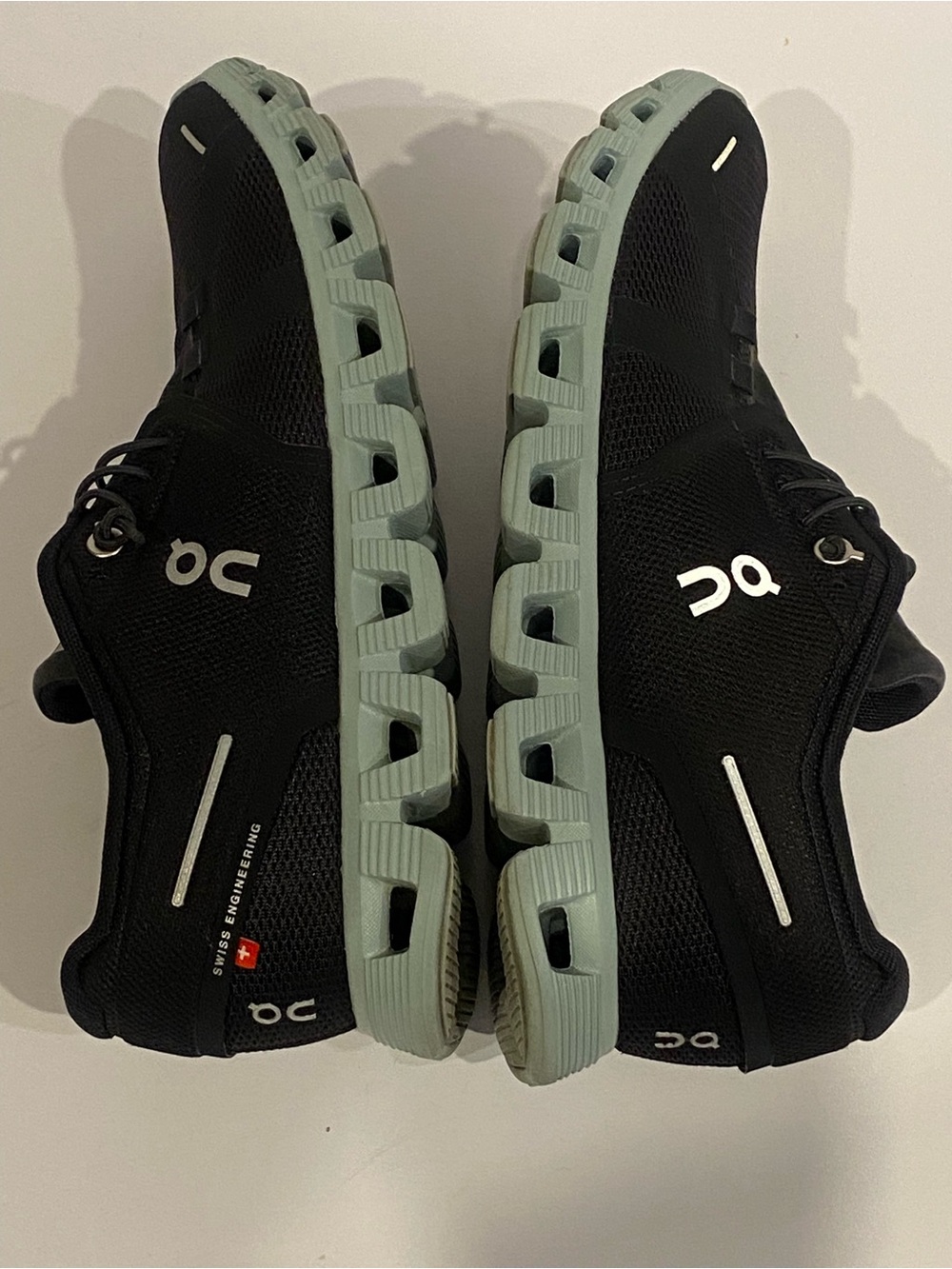 On cloud shoes - Picture 6 of 10
